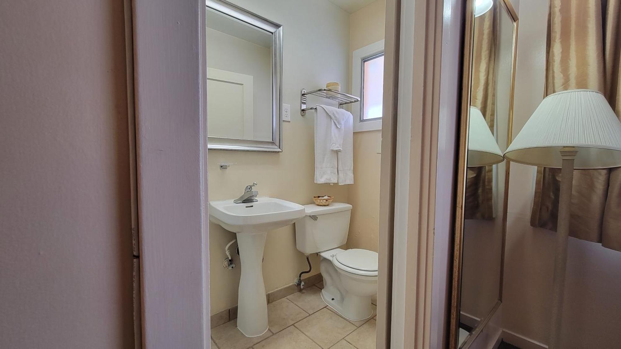 El Camino Inn Daly City Room photo